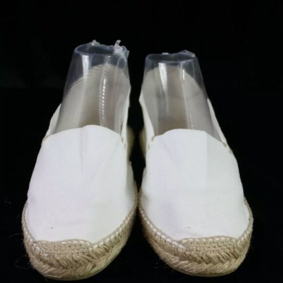 j jill White Canvas Espadrille slip on shoes size 9 womens NEWThe canvas folds - Picture 3 of 9